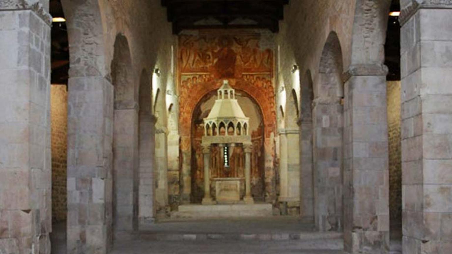 Capestrano (Aq), Chiesa di San Pietro ad Oratorium, la navata centrale