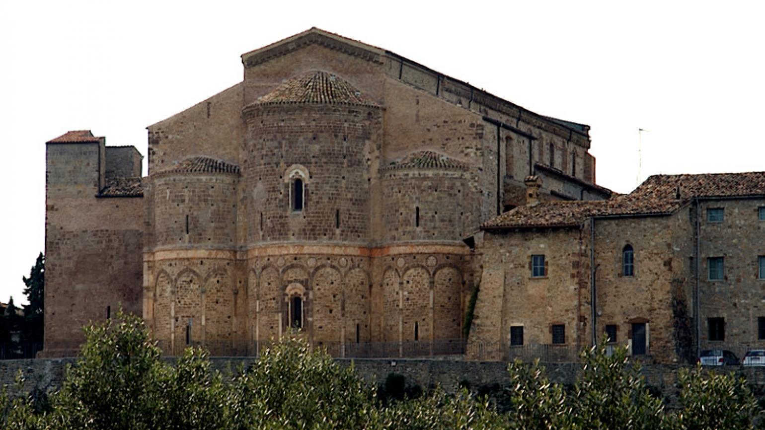 Fossacesia (Ch), Abbazia di San Giovanni in Venere, prospetto posteriore