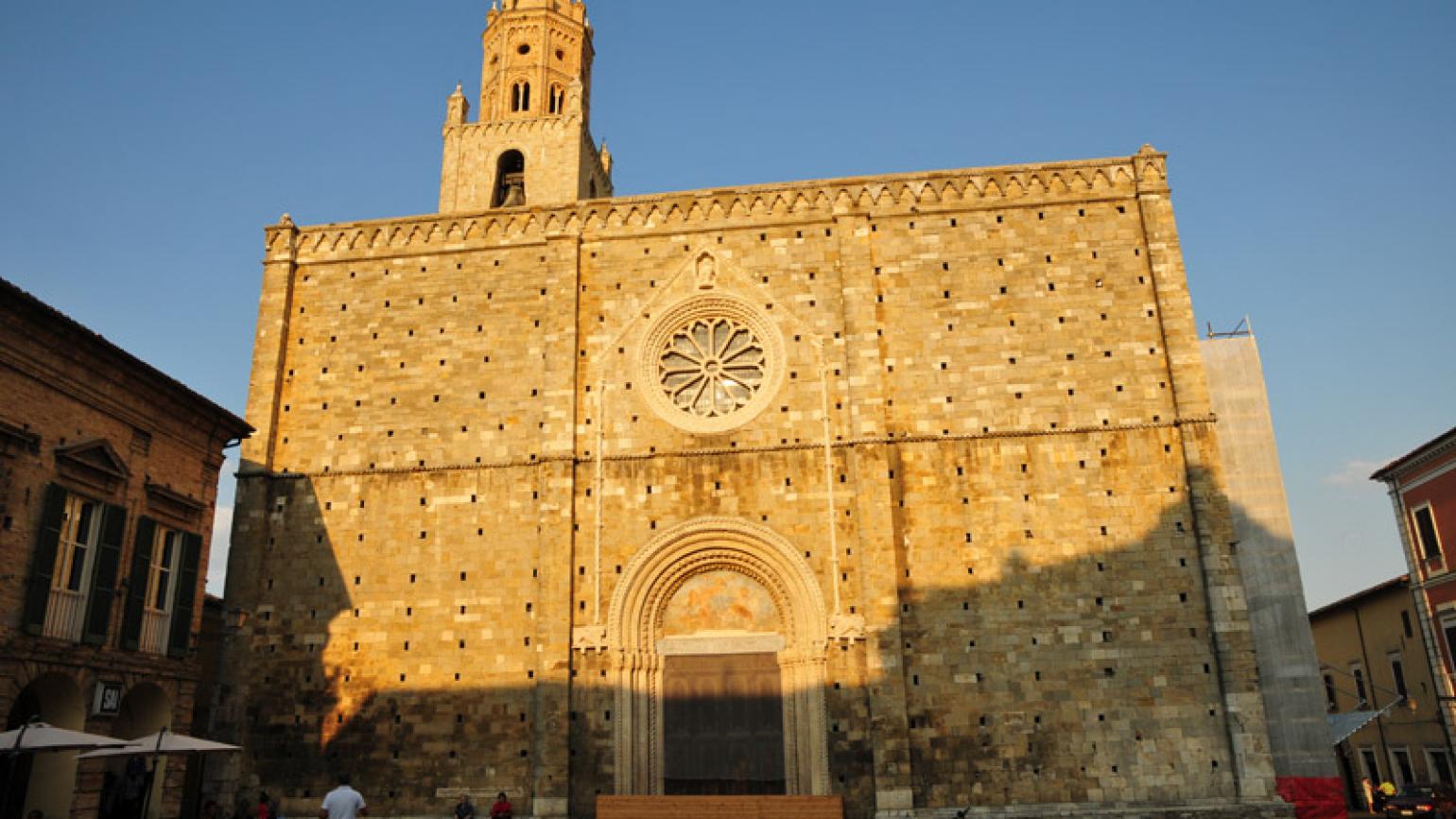Atri (Te), facciata della Cattedrale di Santa Maria Assunta