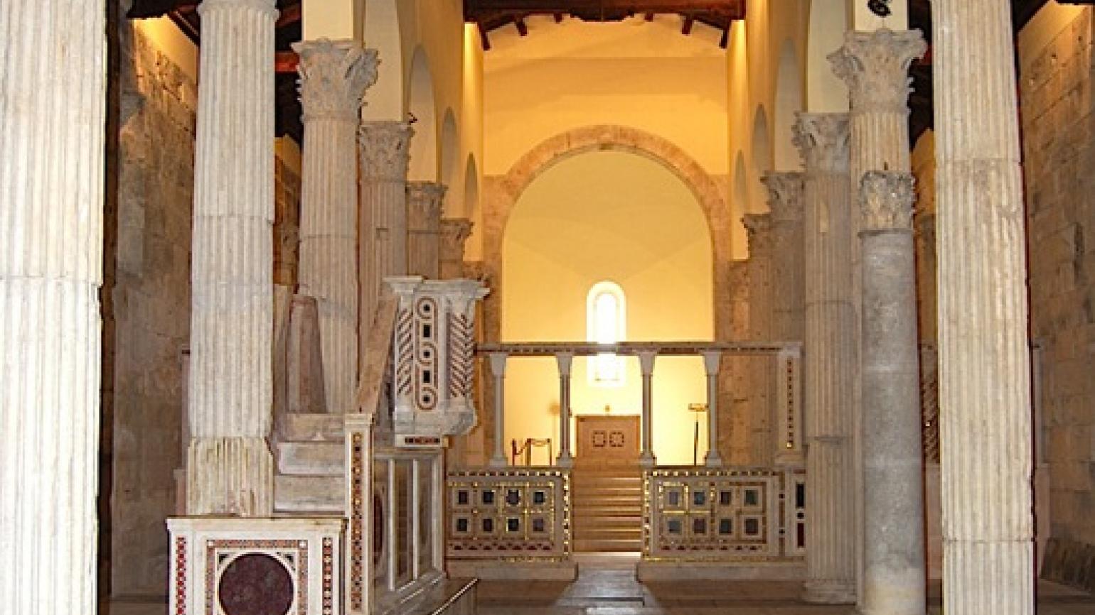Massa d'Albe (Aq), Chiesa di San Pietro in Albe, interno