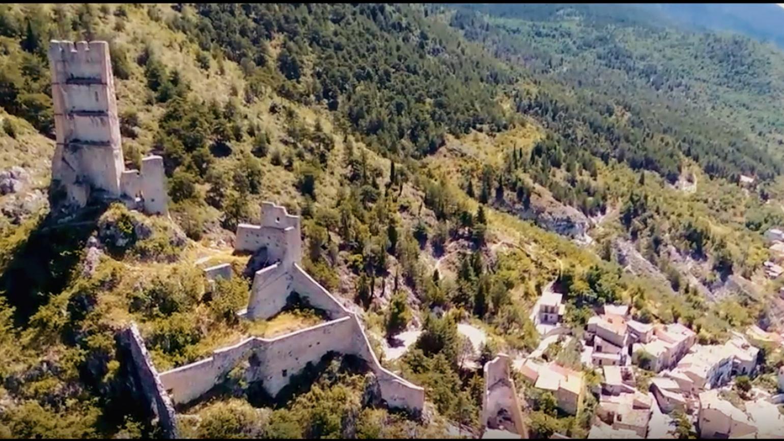 Roccacasale (Aq), il castello