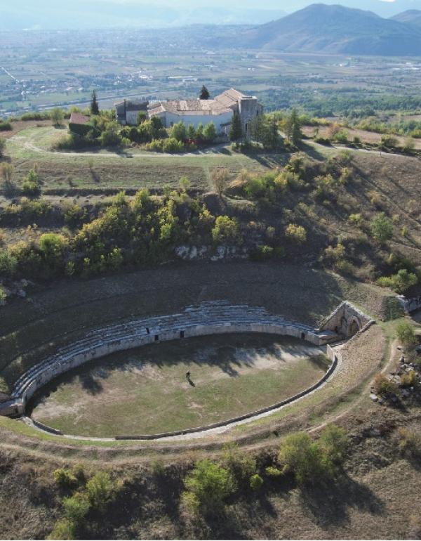 Massa d'Albe (Aq), sito archeologico di Alba Fucens, panorama 