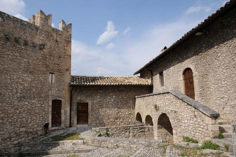 Capestrano, L'Aquila, Abruzzo - Castello Piccolomini