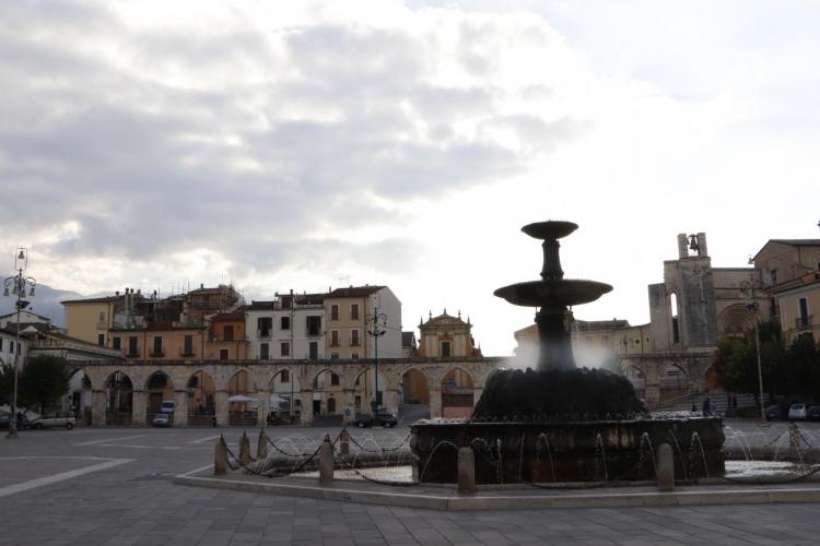 Sulmona (Aq), Piazza Maggiore, foto di Francesca Fabbri